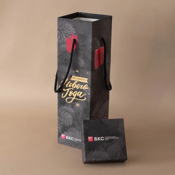  Фотография коробка вертикальная крышка-дно под бутылку